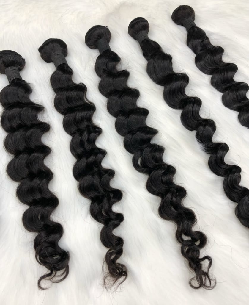 House of Extensions Loose Deep Wave Bundles